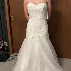 NWT Davids Bridal sz4
